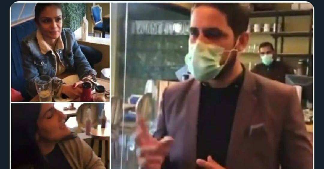 bleedgreenarmy's tweet photo. Saddest moment when you realized that these two ladies, owners of Cannoli by Cafe Soul restaurant in Islamabad trolling their manager for inability to speak English 💔 https://t.co/I340jGsaBX