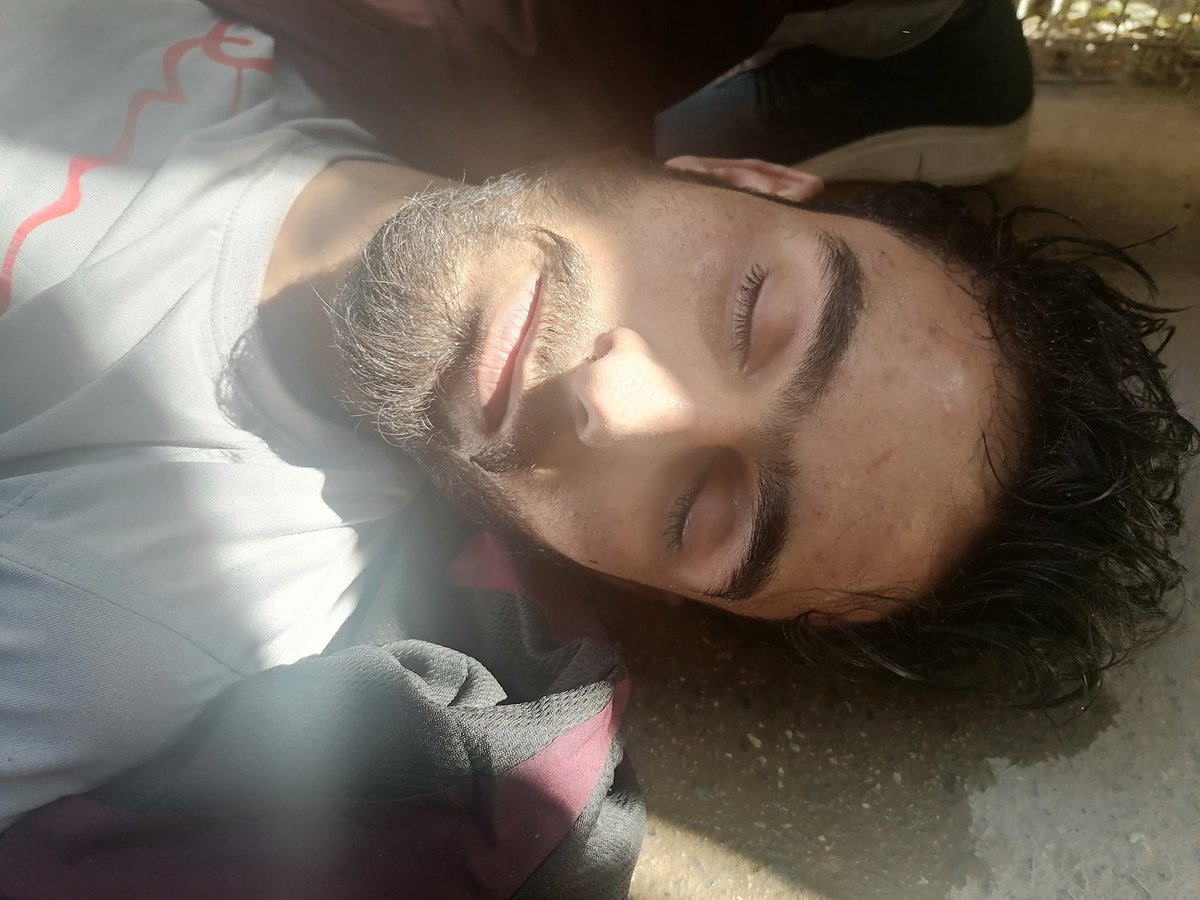 Haqq_Aysha's tweet photo. Emergency SOS

The Guy in the photo was selling Woolen stalls of Kashmir and fainted. His pulses are dropping we called a doctor. His phone is locked.

Attaching the photos below.. Please RT so that this can be reached to his family..also DM me for the location. https://t.co/7A3eCYbagZ
