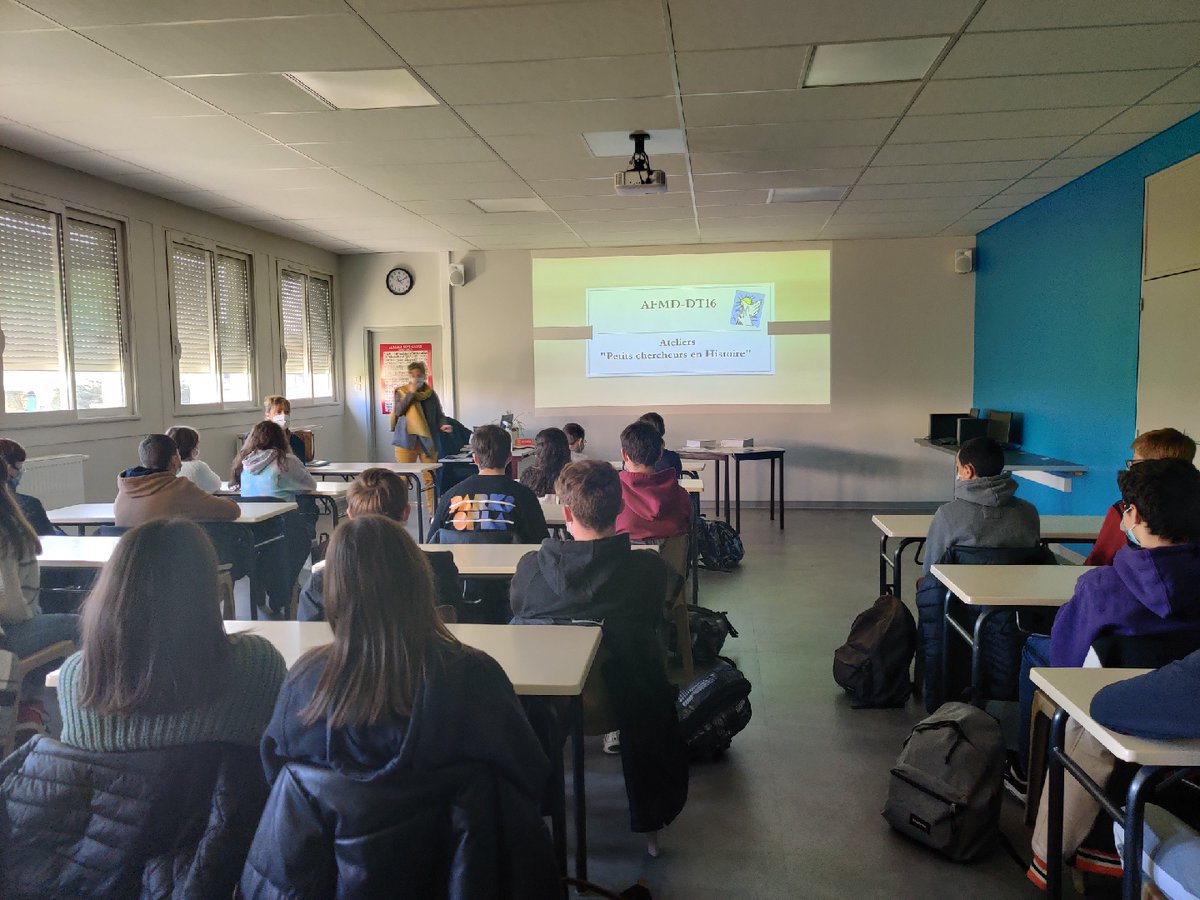 ReneGond's tweet photo. Les 3e ont rencontré l’association des Amis de la Fondation pour la Mémoire de la Déportation et peuvent s’inscrire pour des ateliers de recherches sur les déportés de Gond-Pontouvre. Des élèves liront leurs travaux lors de la cérémonie du 06/03/2021 à 10h30 devant la mairie https://t.co/u2n78MruWQ