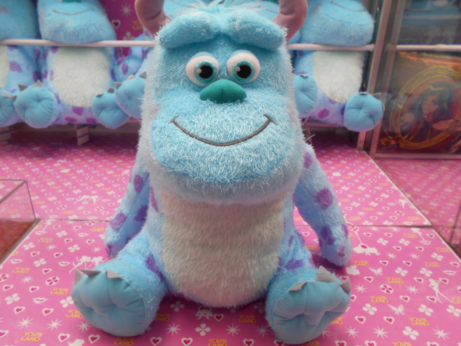 ユーズランド春日部店 プライズ情報 モンスターズ インクより サリー 赤いほっぺ ギガジャンボぬいぐるみ を投入しています キャラクターたちのほっぺをほんのり赤く染めたキュートなぬいぐるみです 全1種となります モンスターズインク サリー