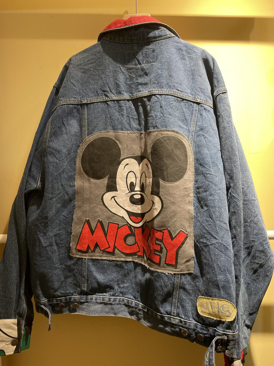 CHIWAWAVINTAGE's tweet image. 米奇復古拼布牛仔外套

衣長：72.5
肩寬：54
胸圍：68
袖長：71