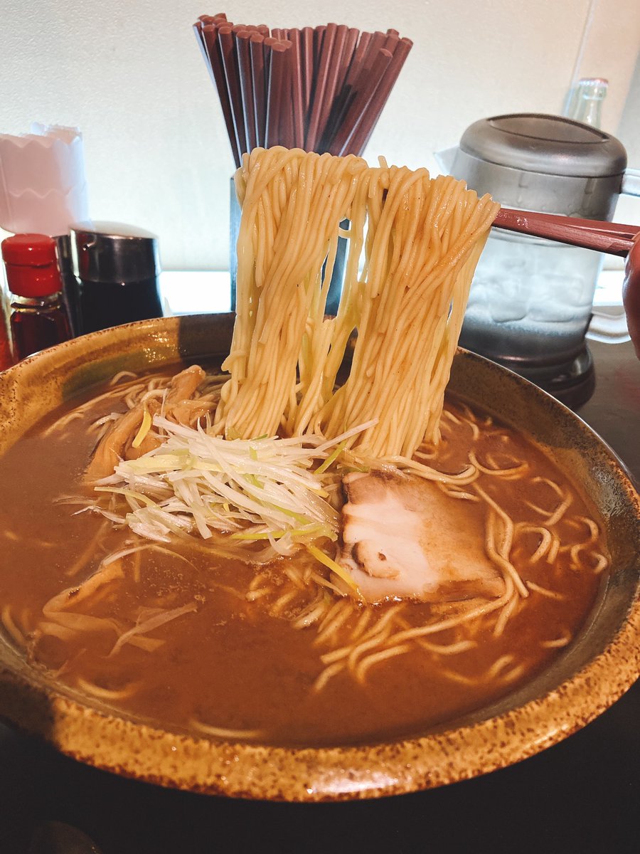 水曜ごはん もちもちの木白岡店 中華そば大はなんと麺420g いつまでも食べ終わらないと言う幸せ もちもちの木 ラーメン 水曜ごはん もちもちの木白岡店 中華そば大はなんと麺420g いつまでも食べ終わらないと言う幸せ もちもちの木 ラーメン