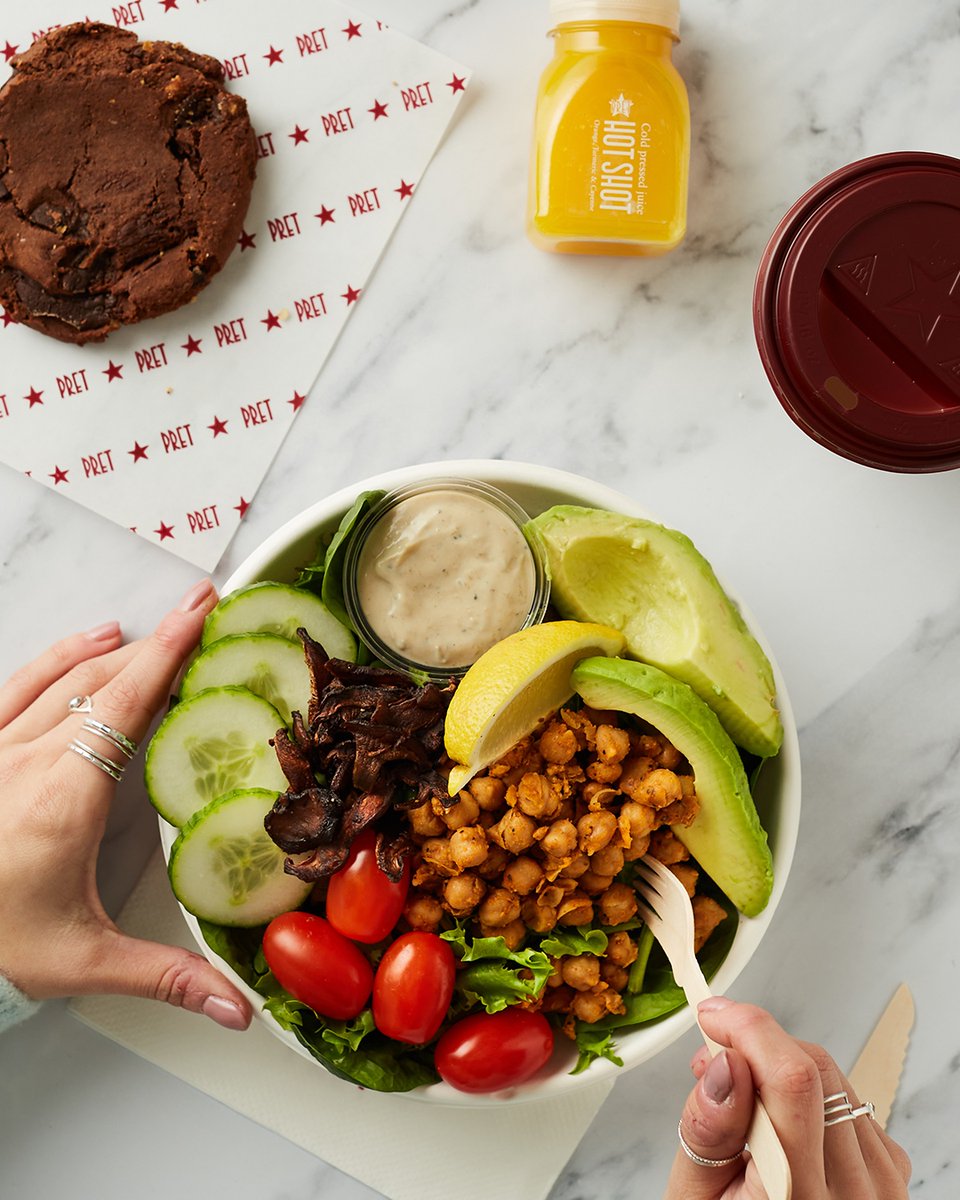 Pret's tweet image. All you’ve avo wanted...another Pret recipe added to the Vegan Classics line up 🌱🥑⁠
⁠
Tap to order @veggiepret ’s Vegan Chef’s Italian Salad Bowl, now available for delivery - bit.ly/389RR5d 🥗⁠
