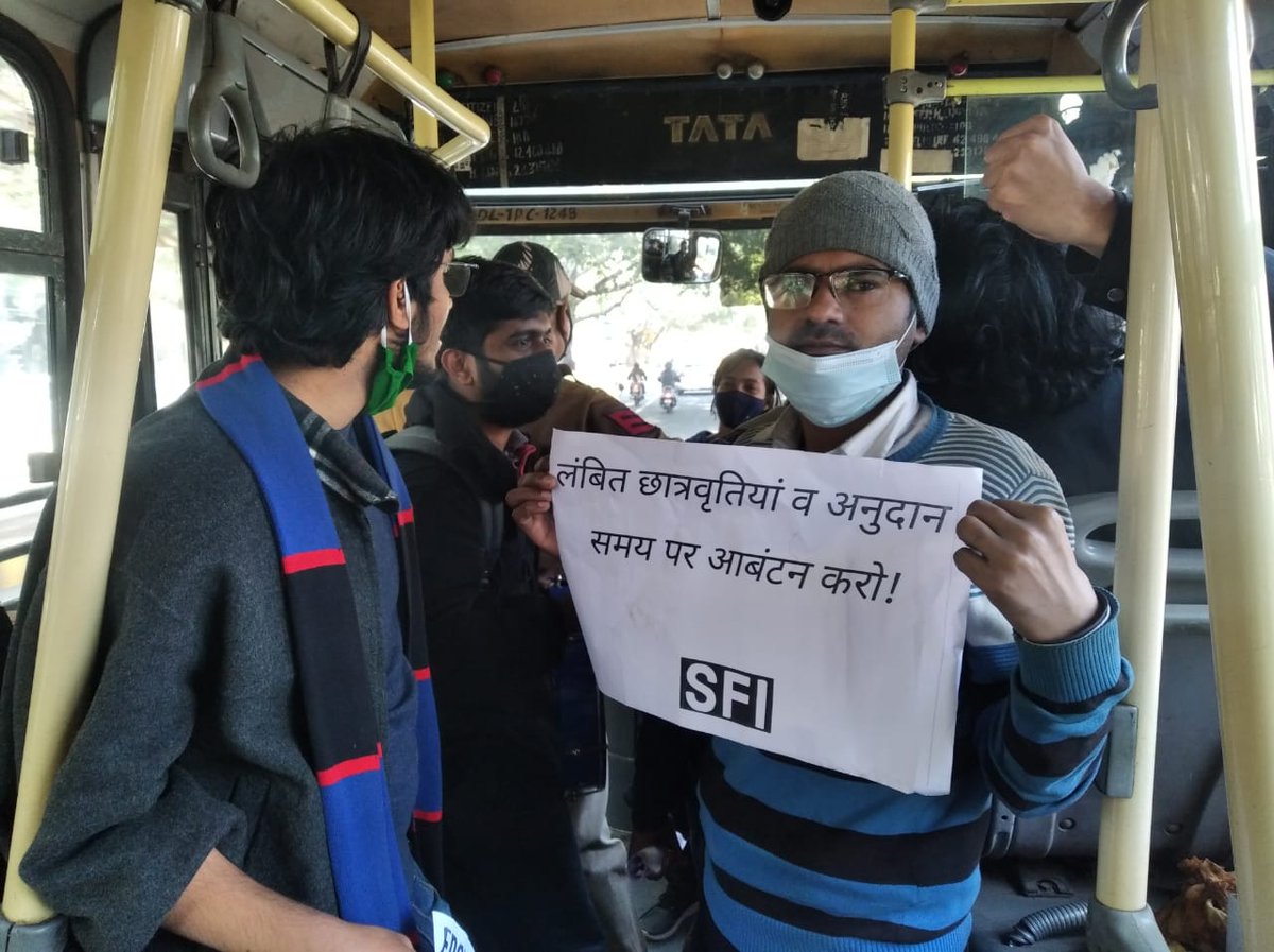 SfiDelhi's tweet photo. During the protest at MHRD10 SFI activists taken into police custody including SFI Delhi President Sumit Kataria. Activists manhandled & dragged into bus while SFI was protesting to Reopen campuses & timely disbursement of fellowships.
#ReopenOurCampuses
#NoToDigitalDivide https://t.co/gslQdKpcuK