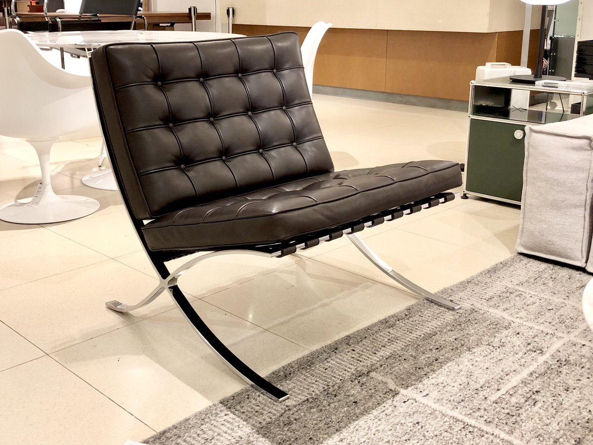 TheConranShopJP's tweet image. 【福岡店】展示紹介
"barcelona chair"
20世紀で最も有名かつモダンデザインのアイコンであるバルセロナチェア。
近代建築の巨匠、ミース・ファン・デル・ローエの名言"less is more"を体現しています。
#knoll #conranshop #barcelonachair