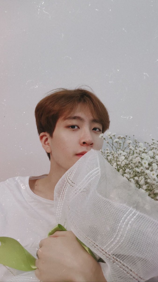 forgotsvt's tweet photo. The flower is Baby’s Breath

“quotes and symbolizes purity, sincerity, love etc”

😭😭😭😭😭😭😭😭

#GOT7 #YOUNGJAE #영재 https://t.co/PdmNktExJU