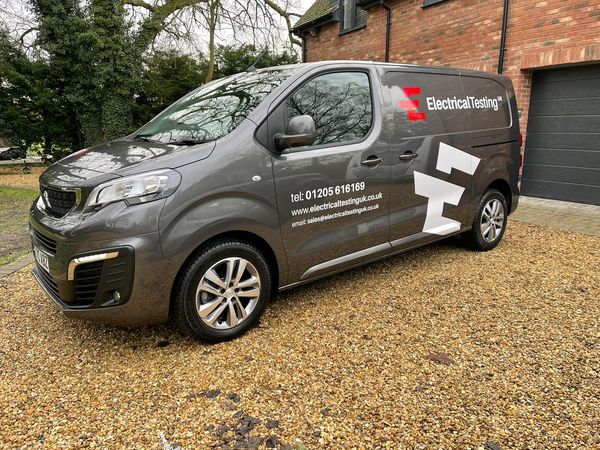 Electrixboston's tweet photo. 𝗡𝗲𝘄 𝗩𝗮𝗻 𝗗𝗮𝘆!
New Van Day is always one of the best days, here's our brand new Peugeot Expert - perfect for our experts!
Who would like a review on this model to share our thoughts on it? https://t.co/KYZnUSm3kw