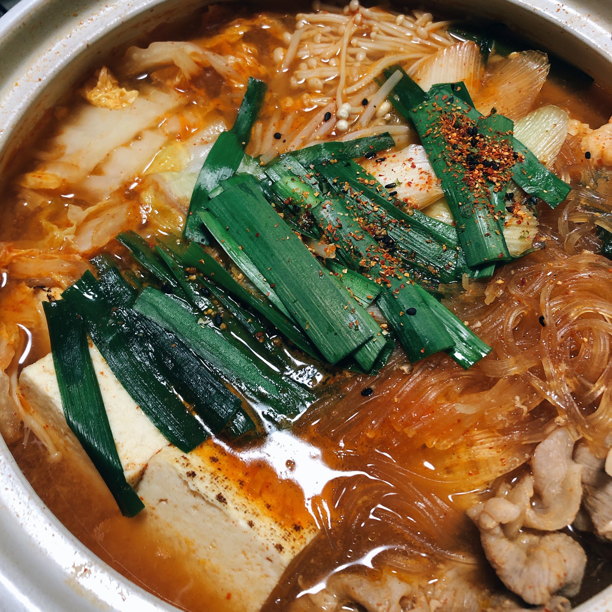 のあ からぴち 今日の夜ご飯はキムチ鍋 あとこの鍋 2回できる分の材料ある やっぱり冬は キムチ鍋ですね コタツ入りながらのんびり食べます のあ からぴち 今日の夜ご飯はキムチ鍋 あとこの鍋 2回できる分の材料ある やっぱり冬は キムチ鍋ですね コタツ入りながらのんびり食べます