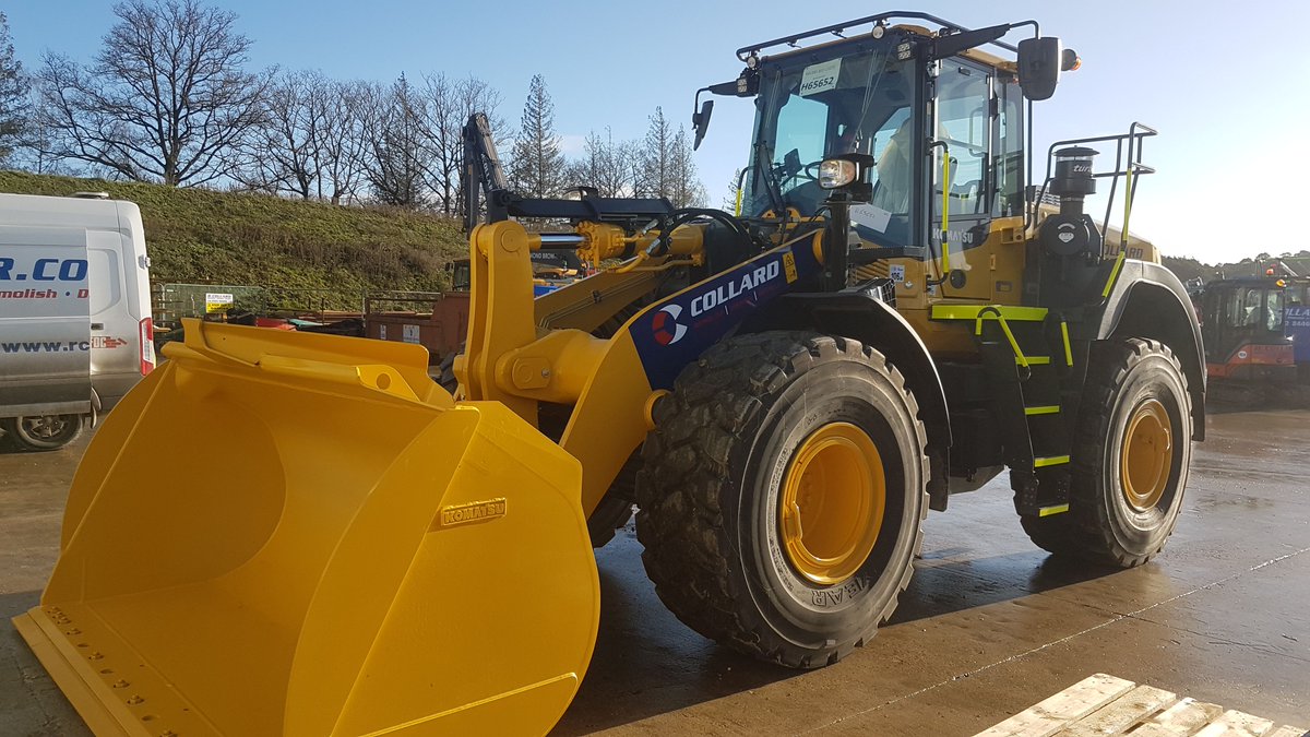 We’ve just taken delivery of a brand new Komatsu WA380 loading shovel with the latest tier 4 low emission engine which will reduce our carbon emissions and improve our carbon footprint. bit.ly/3bSYlce #aggregates #Komatsu #loadingshovel #lowemissions