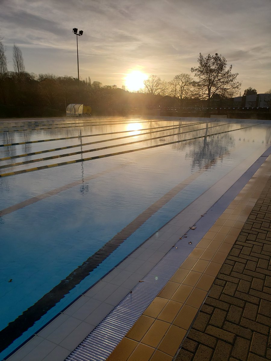 Gros kiffe ce matin! Mais chanceux. Soutient aux collègues qui sont à l'arrêt! <a href="/FFNatation/">FFN</a> <a href="/CNMVS/">CNMelun Val de Seine</a> <a href="/VilleMelun/">Ville de Melun</a> <a href="/AggloMVS/">Melun Val de Seine</a> <a href="/arena_france/">arena France</a> @ArenaPeople <a href="/eurocomswim/">EUROCOMSWIM</a> <a href="/eurocomfrance/">Eurocom</a>