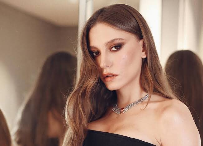 Serenay Sarıkaya, başrollerinde Burak Deniz, Saygın Soysal, Alina Boz, Serhat Kılıç, Rojda Demirer gibi ünlü isimlerin rol aldığı #Maraşlı dizisinin kadrosuna dahil oldu.(Tv100) https://t.co/WNpqfL5Vk2