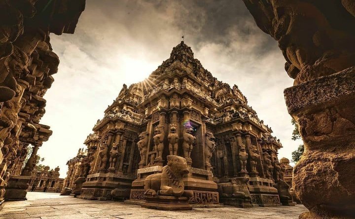 anushikhaghosal's tweet photo. Mind it when I say "India is not just Taj Mahal" !🇮🇳
#Indiaisnotjusttajmahal 
#India 
#IncredibleIndia 
🔃 https://t.co/3jKaVhhw0L
