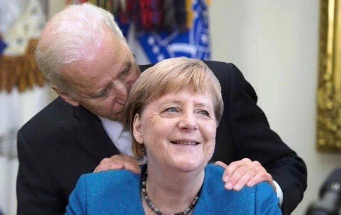 Genossen, mit IM Erika haben wir wohl unsere schärfste Waffe auf den Imperialisten #Biden angesetzt!