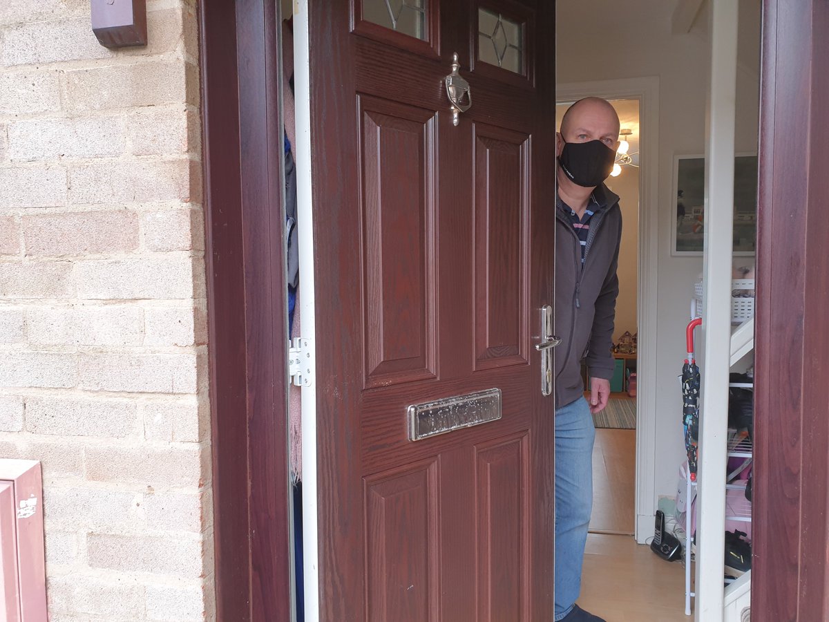 Scotambservice's tweet image. If you need to call 999 for an emergency, please remember to wear a facemask when our crews arrive at your home. Let’s keep everyone safe. #COVID19