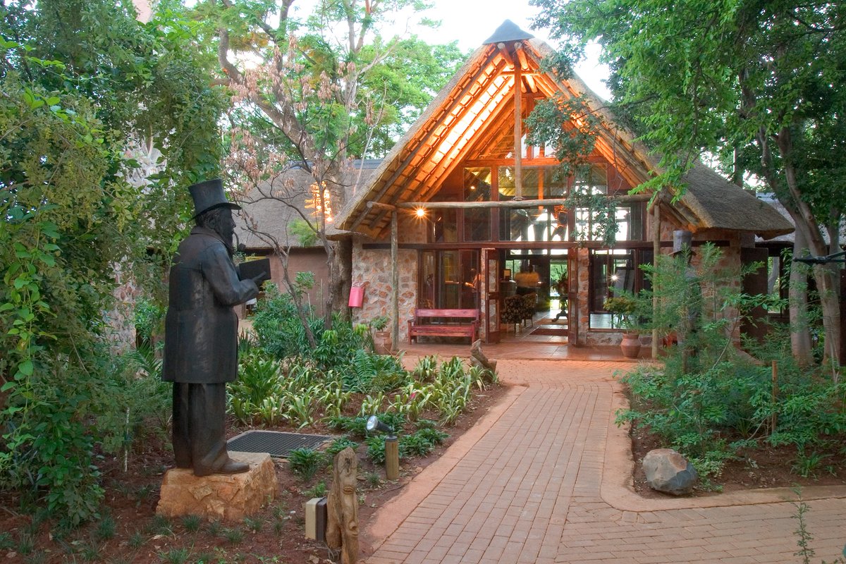 KedarLodge's tweet photo. Did you know that many collections of South African War memorabilia are either not open to the public or are displayed in museum settings? Well, at Kedar, the memorabilia is readily displayed in and around the lodge. This allows you to interact with the memorabilia. https://t.co/IZkJlSGCJk