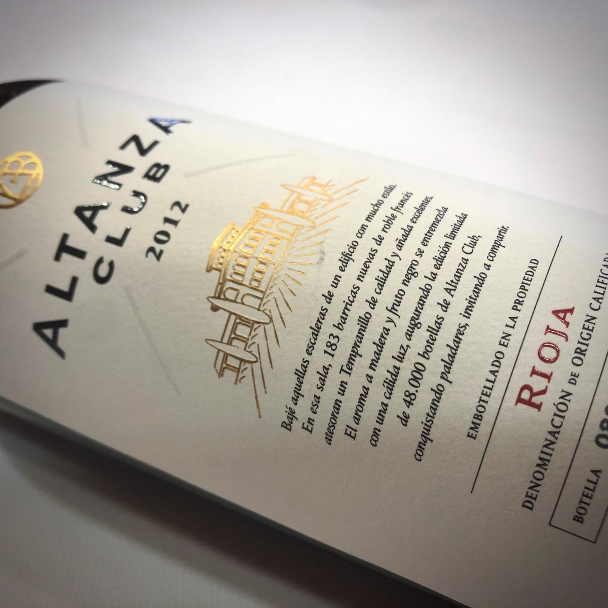 Uno de nuestros vinos más prestigiosos viste ahora más elegante que nunca. Descubre su nuevo traje de "etiqueta".
#riojawines #altanza #bodegasaltanza #nuevaimagen #altanzaclub #reservasrioja #reservasprestigio #docarioja
bodegasaltanza.com/es/news-page?i…