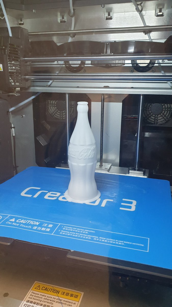 TheMaker3DP's tweet photo. Correcto correcto...🤔
Este filamento es apto para uso alimentario y los hotend de la Creator son de acero, vamos hacer unas pruebas de estanqueidad haciendo otra botella mas funcional. 
Printing... https://t.co/UevPNcNXkt