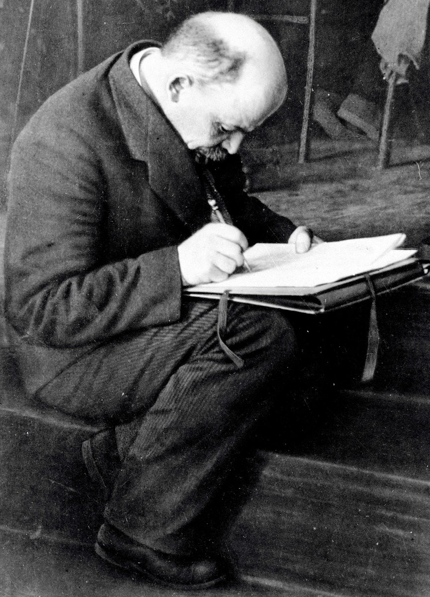 PCPE_Comunista's tweet photo. #TalDíaComoHoy en 1924 fallece Lenin, fundador del primer Estado Socialista y guía actual del proletariado mundial.
#PCPE https://t.co/9eSwAK9uL8