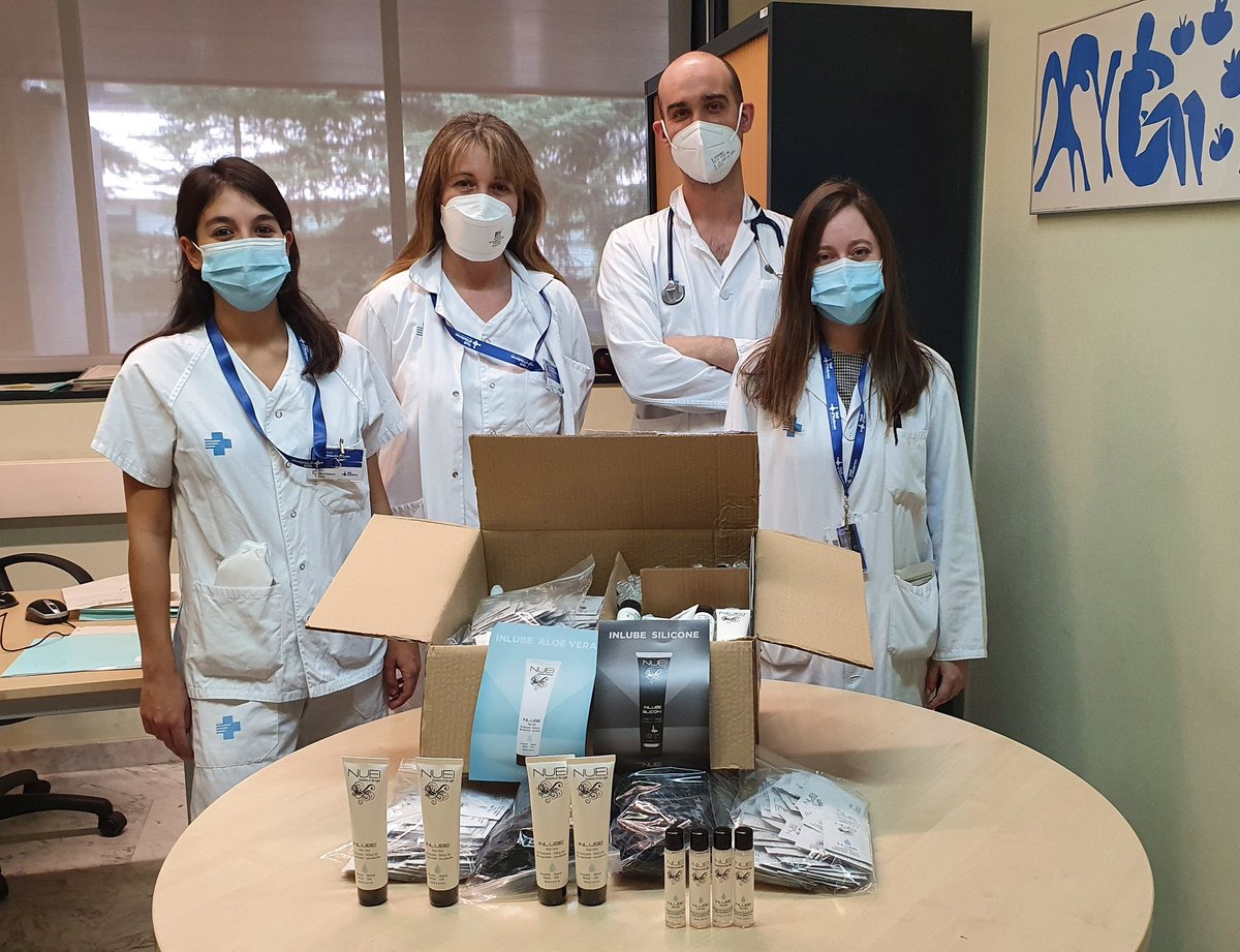 Muchas gracias a <a href="/LoveStopOficial/">lovestopbcn</a> por su donación de lubricantes #Inlube de #Nuei. Desde Dones en Actiu trabajamos también para mejorar la salud #sexual de nuestras pacientes en <a href="/vallhebron/">Vall d'Hebron</a> y @vhio.