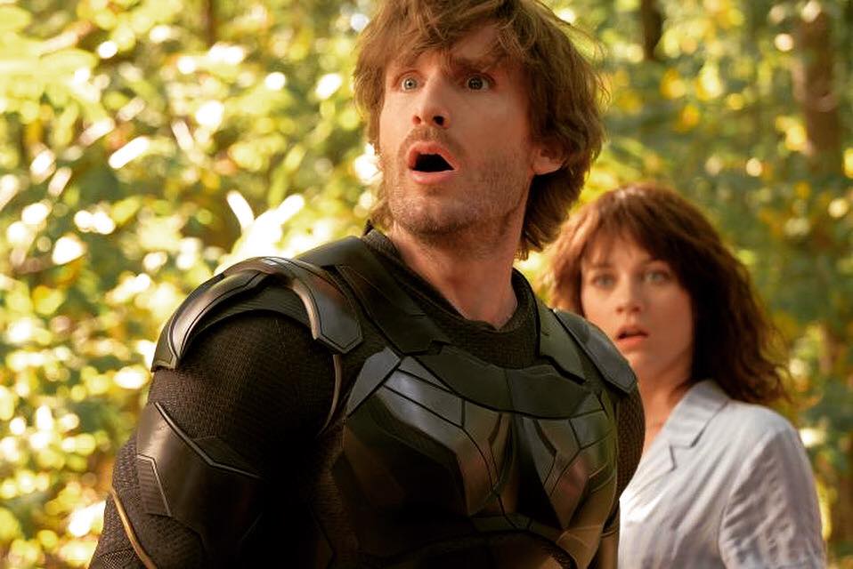 Une nouvelle photo de la comédie de, et avec, <a href="/PhilippeLacheau/">PhilippeLacheau Fifi</a> #SuperHérosMalgréLui vient d'être dévoilée. Le film sortira dans nos salles le 20 octobre 2021.