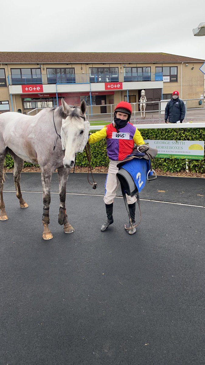 DavidPipeRacing's tweet photo. Brilliant Brinkley bounces back to form with an emphatic win @wincantonraces under @tommyscu #supergrey #happytrainer 🤩 https://t.co/oEvQzcOvAa