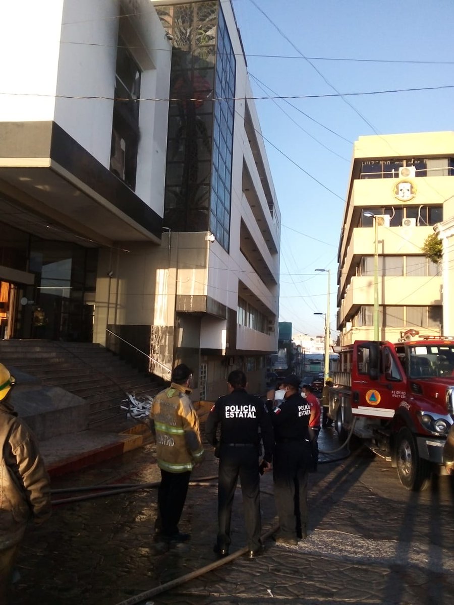 Se acudió a un incendio en el Tribunal súperior de justicia, el cual fue a tendido por <a href="/CentroCPCM/">fuera de servicio</a> y <a href="/ProcivilTabasco/">Protección Civil Tab</a> ,sin perdidas humanas que lamentar, acudió  en apoyo <a href="/SSPCTabasco/">SSPC Tabasco</a> 
<a href="/EvaristoHdzCruz/">Evaristo Hernández Cruz</a> 
<a href="/OficialCentro/">Oficial del Centro</a> 
<a href="/JARGPC/">Jose Alberto Rodríguez Gallardo</a>