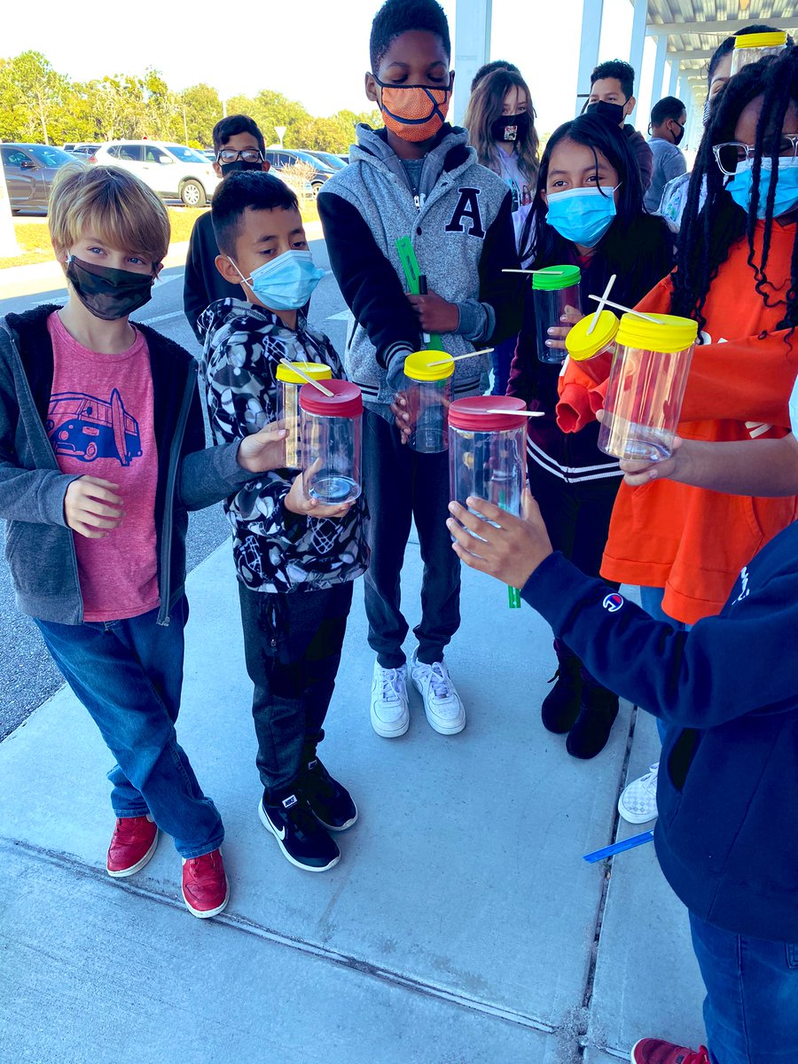 LainieClowers's tweet photo. 5th graders check their BAROMETERS for air pressure differences upstairs, downstairs & outside #WeatherTools #Meteorology @DreamLakeApopka https://t.co/9JENg1DkQP