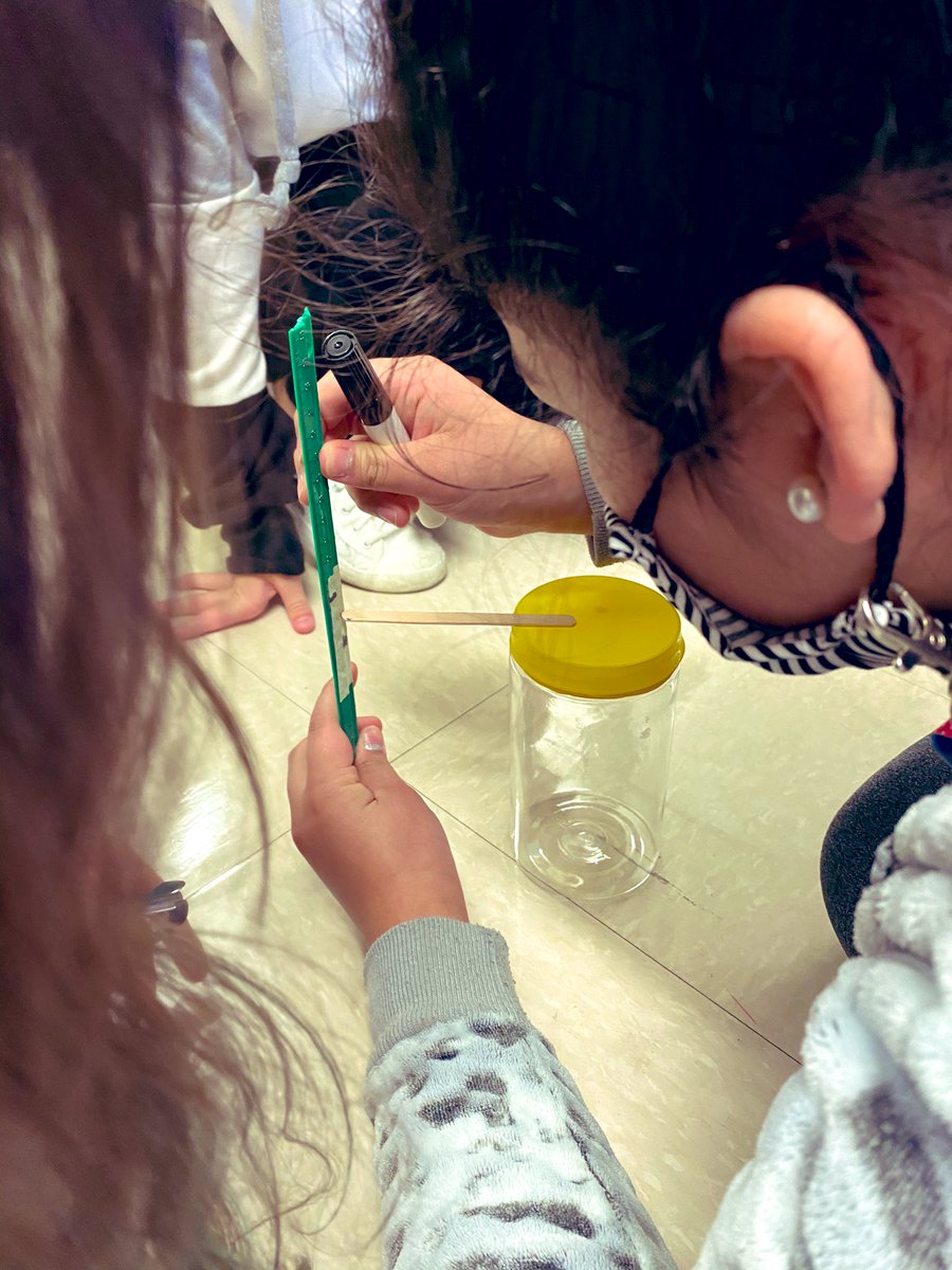 LainieClowers's tweet photo. 5th graders check their BAROMETERS for air pressure differences upstairs, downstairs & outside #WeatherTools #Meteorology @DreamLakeApopka https://t.co/9JENg1DkQP