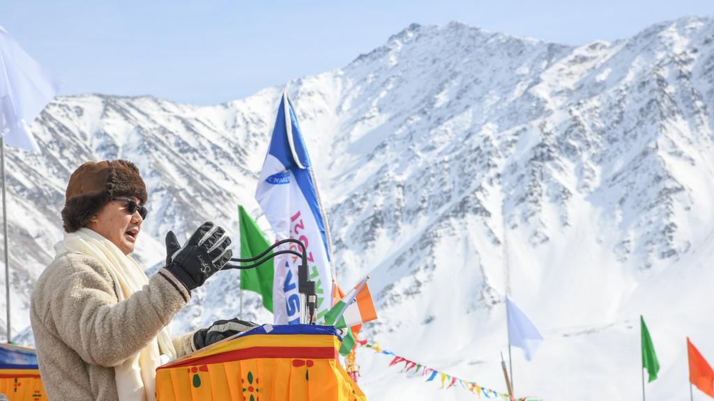 KirenRijiju's tweet photo. Inaugurated the spectacular Khelo India Winter Sports Festival at Zanskar, Ladakh. LG Ladakh RK Mathur Ji, MP @jtnladakh and large numbers of people participated. This area used to remain cut off from the rest of the world for 5-6 months due to heavy snow but no more now! https://t.co/XjG1OL6gSV