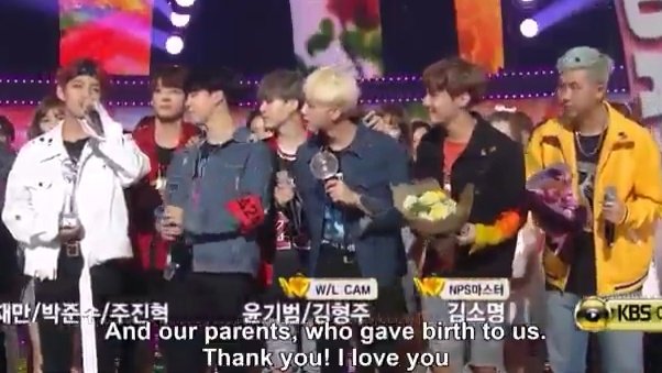 he never forgets to express his love for his parents during the award shows