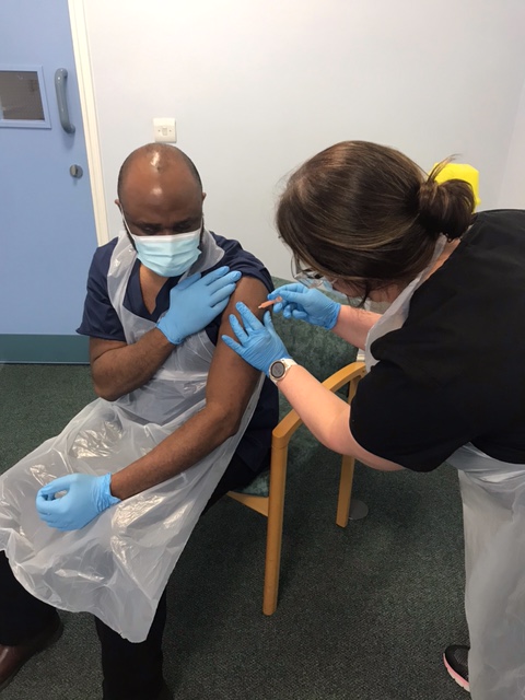 LeedsRecoveryCentre (@leedsmhrecovery) on Twitter photo Staff and service users here at the Rehab & Recovery service have been having their #CovidVaccine today. Nurses, Emily and Ruth have spent all morning administering the vaccine. David one of our ward nurses is pictured, being given his today. <a href="/munro_sara/">Dr Sara Munro (She/her)</a> <a href="/LypftT/">Lypft _Physical Health Team</a> <a href="/LeedsandYorkPFT/">Leeds & York Partnership NHS Foundation Trust</a> Staff and service users here at the Rehab & Recovery service have been having their #CovidVaccine today. Nurses, Emily and Ruth have spent all morning administering the vaccine. David one of our ward nurses is pictured, being given his today. <a href="/munro_sara/">Dr Sara Munro (She/her)</a> <a href="/LypftT/">Lypft _Physical Health Team</a> <a href="/LeedsandYorkPFT/">Leeds & York Partnership NHS Foundation Trust</a>