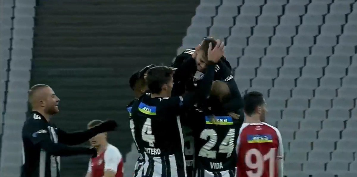 O KIZ SENİ SEVMESE DE FARK ETMEZ

O KIZ SANA BAKMASA DA FARK ETMEZ

KARDEŞLERİN SENİ ASLA TERK ETMEZ