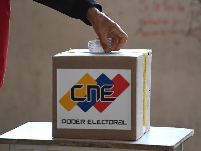 adbernabe's tweet photo. #21Ene | @ADmocratica siempre ha estado en sintonía con la voluntad del pueblo, y el voto ha sido instrumento por excelencia para materializar sus exigencias. Hoy nuevamente y empáticos con nuestra gente, solicitamos MEGAELECCIONES, para que sea la gente quien decida su destino. https://t.co/bg414AmFP7
