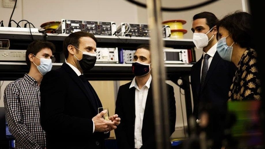 Quandela (@quandela_sas) on Twitter photo Today, we had the honour to welcome President <a href="/EmmanuelMacron/">Emmanuel Macron</a> at the <a href="/C2N_com/">C2N, Centre de Nanosciences et de Nanotechnologies</a> institute & <a href="/senellartqd/">Senellart's QD Group</a> lab, to have an exciting discussion about the impact and strategy of #Quantum #photonics for the future.
And offer one of our quantum light source as a gift! ⚡️
<a href="/Quantonation/">Quantonation</a> Today, we had the honour to welcome President <a href="/EmmanuelMacron/">Emmanuel Macron</a> at the <a href="/C2N_com/">C2N, Centre de Nanosciences et de Nanotechnologies</a> institute & <a href="/senellartqd/">Senellart's QD Group</a> lab, to have an exciting discussion about the impact and strategy of #Quantum #photonics for the future.
And offer one of our quantum light source as a gift! ⚡️
<a href="/Quantonation/">Quantonation</a>