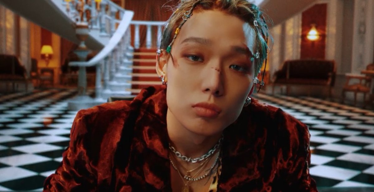 hanbinsneck_'s tweet photo. BITCH ARE WE SEEING BOBBY WTF HE LOOKS SO DELICIOUS OMG THIS MV LOOKS RICH!!$,$(!?!$?$($$;!;!!; https://t.co/EvAV5kI7gJ