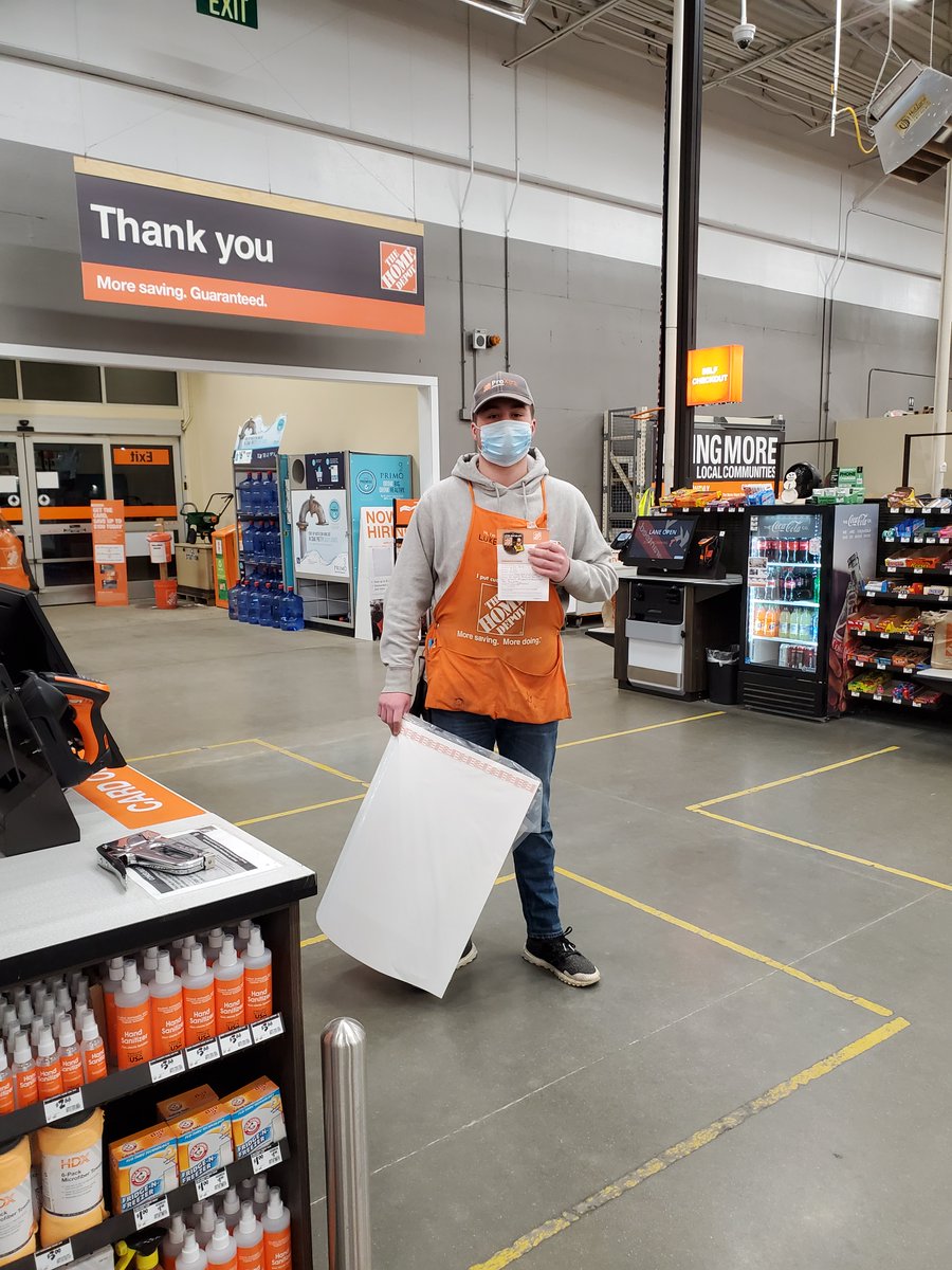 hrjohnson2785's tweet photo. Luke H. from @RiversDepot receiving a Homer Award for getting a Bravo Card from the MET Team in December. Thanks for "Taking Care of Our People!!" @Archiegraham17 @anbenner926 @ErinSnell8 @StevenS17367747 @kathyraglin840 https://t.co/XKcNUKwNqq