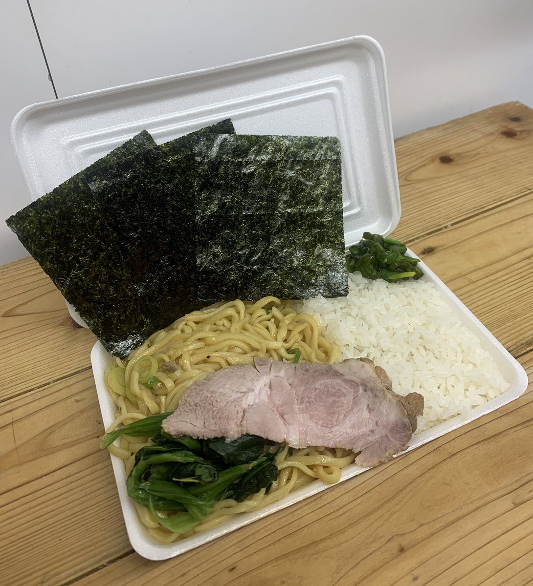 武道家早稲田本店がはじめた 家系まぜそば弁当 が炭水化物の暴力でインパクトがありすぎた Togetter