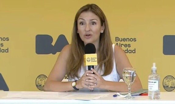 Esta no tenia covid hace 4 días??
No respeta su aislamiento, va a respetar a los pibxs y la educación