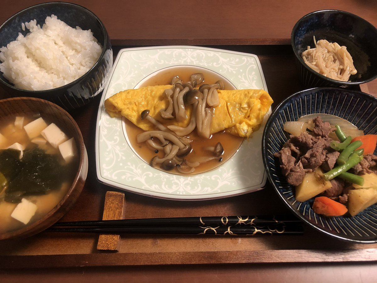 みさきの手作りご飯 毎日ごはん 彼が好きな卵 しめじのあんかけオムレツ 肉じゃが なめ茸 豆腐とわかめの味噌汁 献立 今日のごはん 料理記録 Lunch おうちごはん ディナー 彼女ごはん 料理初心者 夜ごはん カップル お昼ごはん お