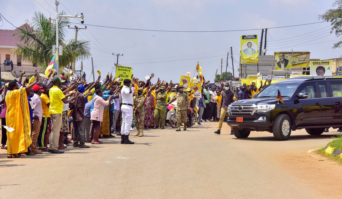 nyamadon's tweet photo. @KagutaMuseveni on his way back to Kampala from Rwakitura.
#VictorReturns https://t.co/1vpzWClOm2
