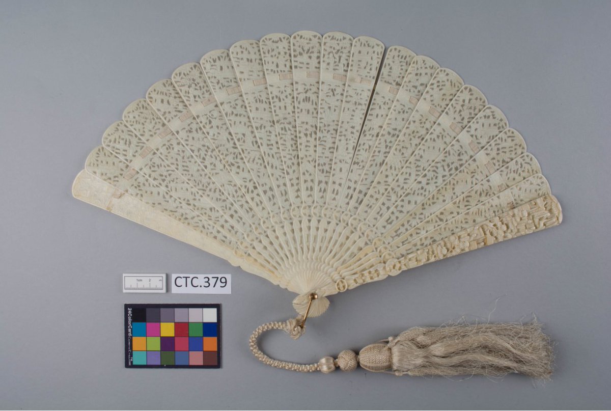 1. Hello! My presentation is about conserving the silk ribbons of an ivory brisé fan. The fan is intricately carved with garden scenes and was probably made in China for export to Europe. This type of fan was popular in the 18th and 19th centuries.  @Nat_SCA  #NatSCAConservation