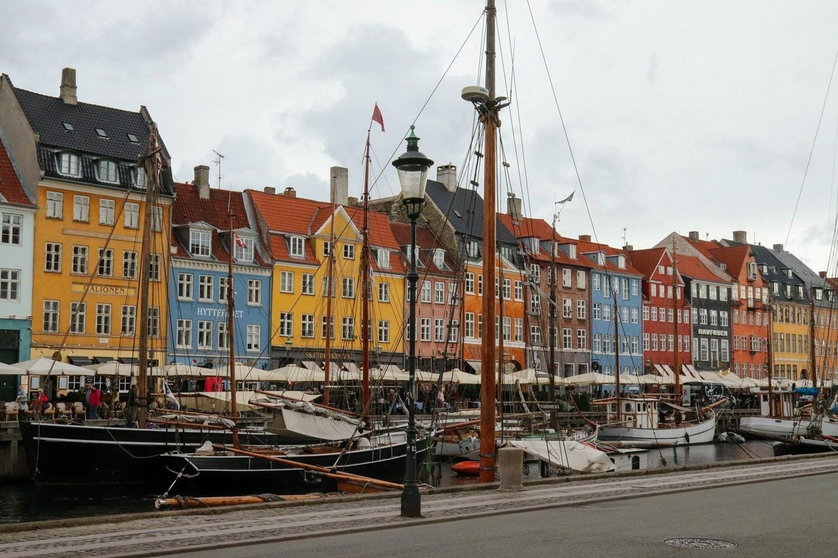 #Denmark is a world leader when it comes to workplace wellbeing. Here are 5 lessons we can learn from the Danish. oal.lu/wAyoe #worklifebalance #wellness #work #WFH