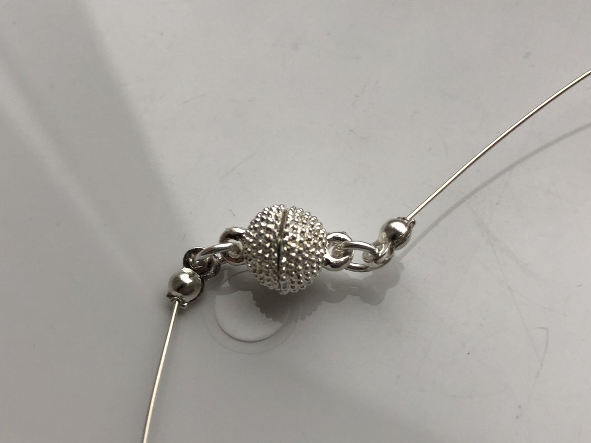 PreciousasaPear's tweet photo. Working with lapis lazuli such a lovely colour to complement with pearls. Here in a floating style on silver wire at 16inches long. #pealnecklace #pearllapislazuli #floatingpearls #pearltrends #Freshwaterpearljewellery #MadebyHand #MadeinWales #Cardiff #womanownedbusiness https://t.co/XisK7igD3L