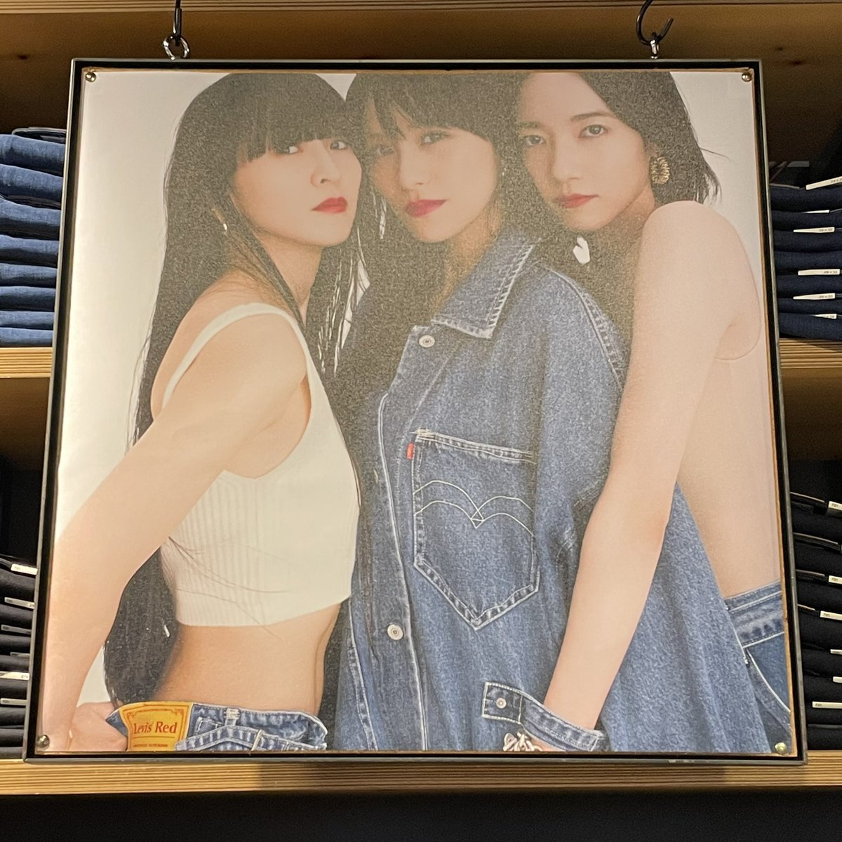 noneheadfish's tweet photo. 開心🥰

#levisred 
#LevisRed 
#prfm
#台灣
#信義新光A11 https://t.co/55LwavOVGR