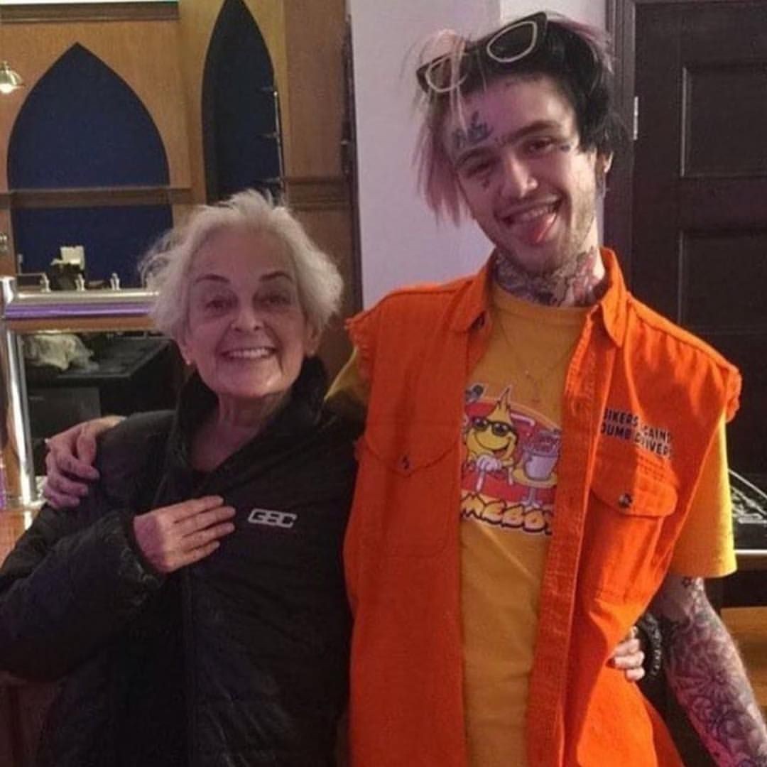 365Lil's tweet photo. Lil Peep and her grandmother https://t.co/ZzIgd6fY3e