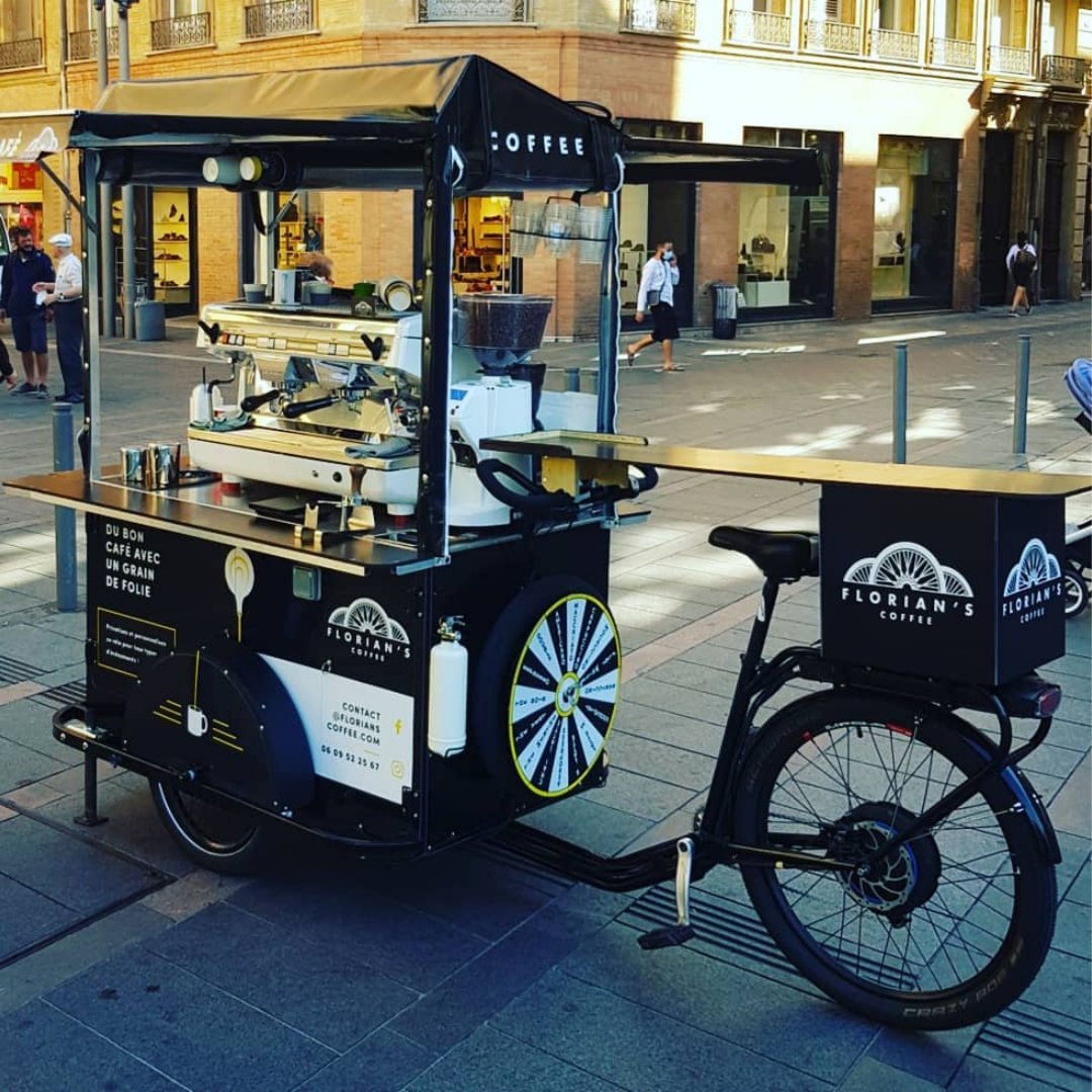 nuovasimonelli's tweet photo. French bicycle coffee cart @FloriansCoffee is equipped with an #AppiaII on board. Running late? No need to give up your #CoffeeBreak – that #Espresso bike is right on the way ⌚  Always perfect timing, always a perfect drink! #NuovaSimonelli https://t.co/MZD7eIdXUY