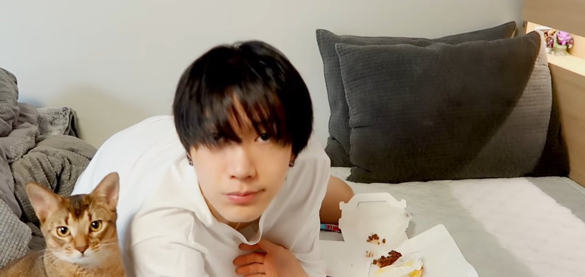 BeautifulRoseTY's tweet image. Wait a damn minute... is this what I think it is?? Ten has the polaroid he and Taeyong took together at the Harper's Bazaar photoshoot???  

#taeten #TAETEN𓇚𓃠