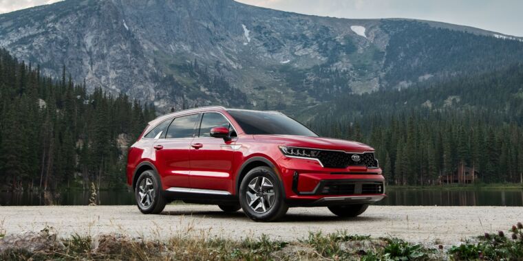 #Threerows, #37mpg, and under $34,000? The #2021 #Kia #SorentoHybrid #ArsTechnica #under$34,000 smpt.co/wrf6h @drgitlin