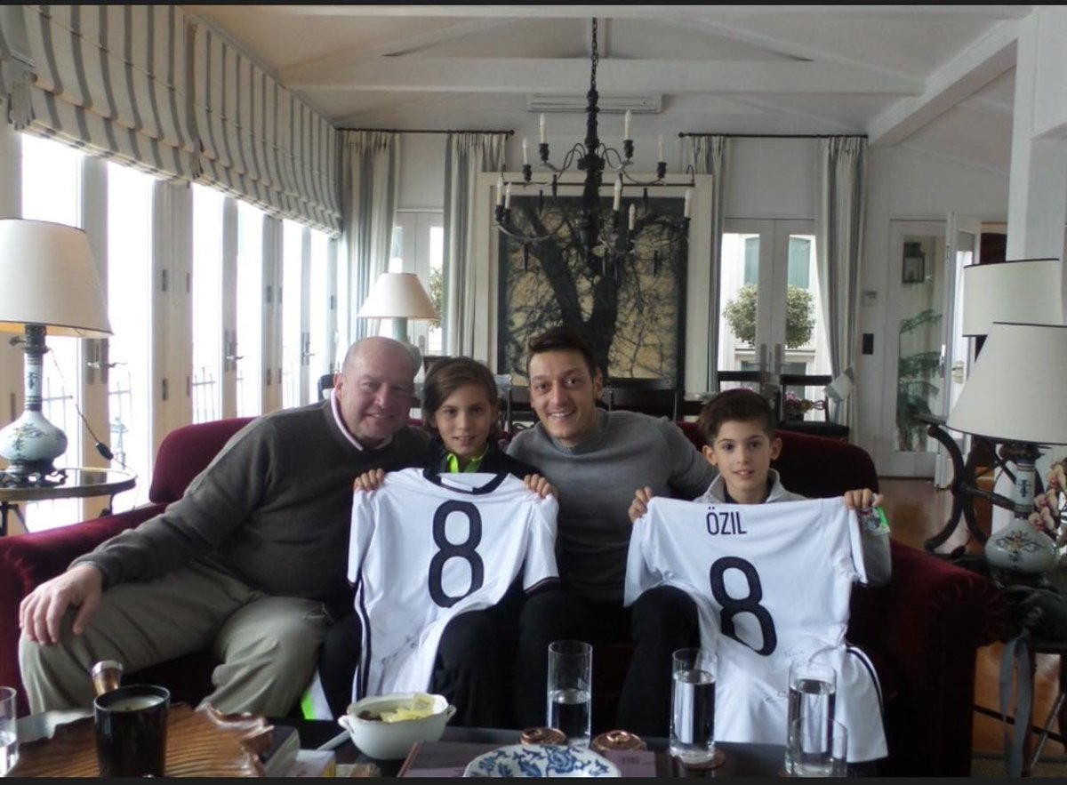 Kendisiyle en son görüşmemizde Mustafa Bey, bir gün beni Fenerbahçe formasıyla görmeyi çok istediğini söylemişti. Bugün kendisinin de aramızda olabilmesini çok isterdim. 
Vefatının 5. yılında kendisini rahmetle anıyorum. Ruhu şad, mekanı cennet olsun inşaallah.🤲🏼