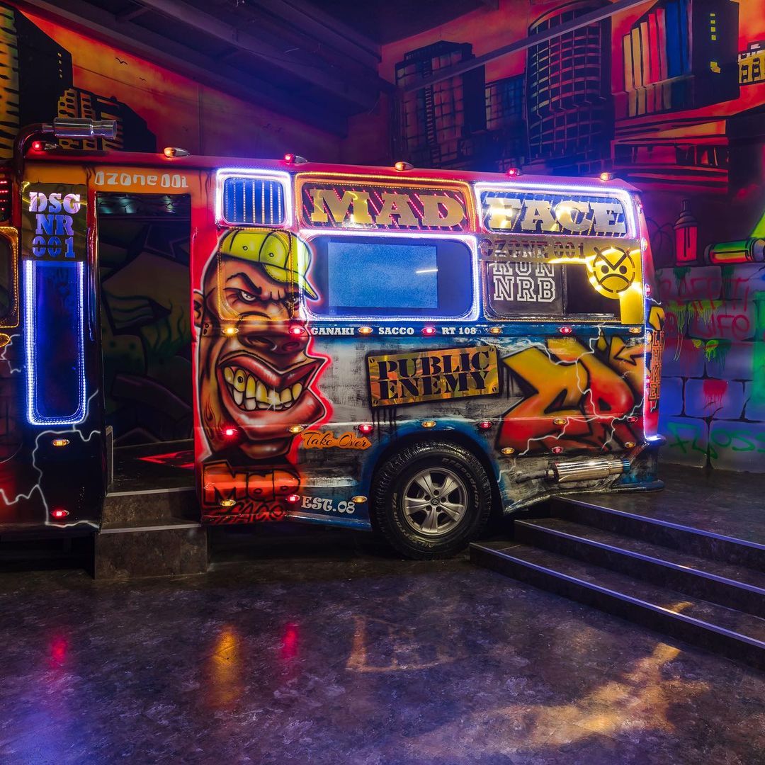 VillageMarket's tweet photo. The infamous @ozone.vm bus. If you don't know where this is,stop by VM fourth floor and find out.
#FunatVm #VMrecreation #trampoline #ozonetrampolinepark https://t.co/7vJA3h4ZVW